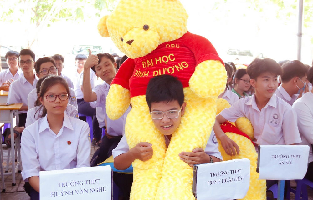 bdu dong hanh cung cuoc thi olympic hoa hoc lien truong 6